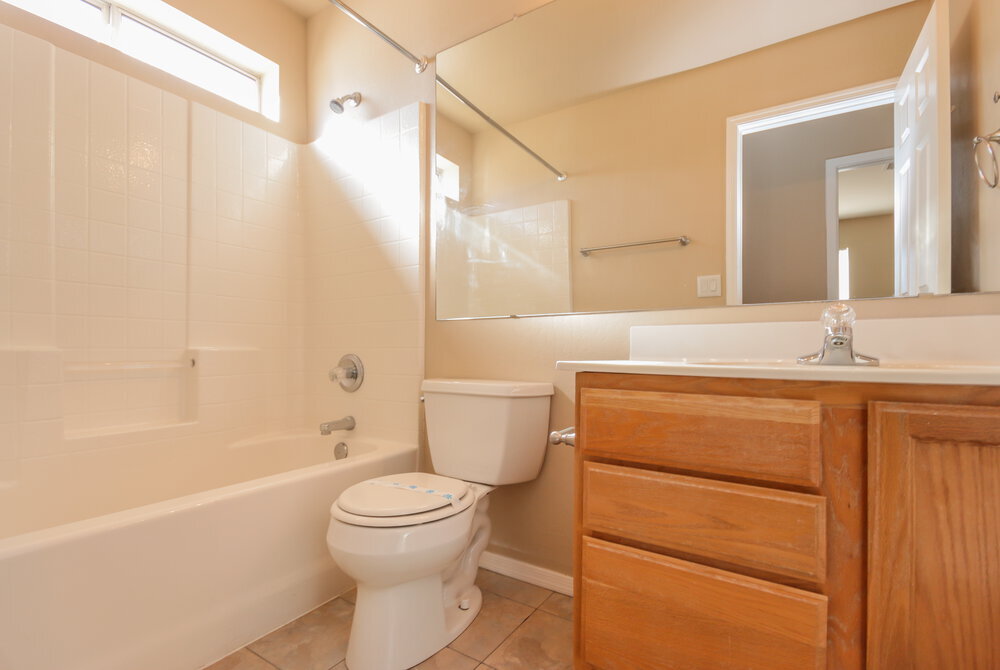 Building Photo - 969 E Elgin St