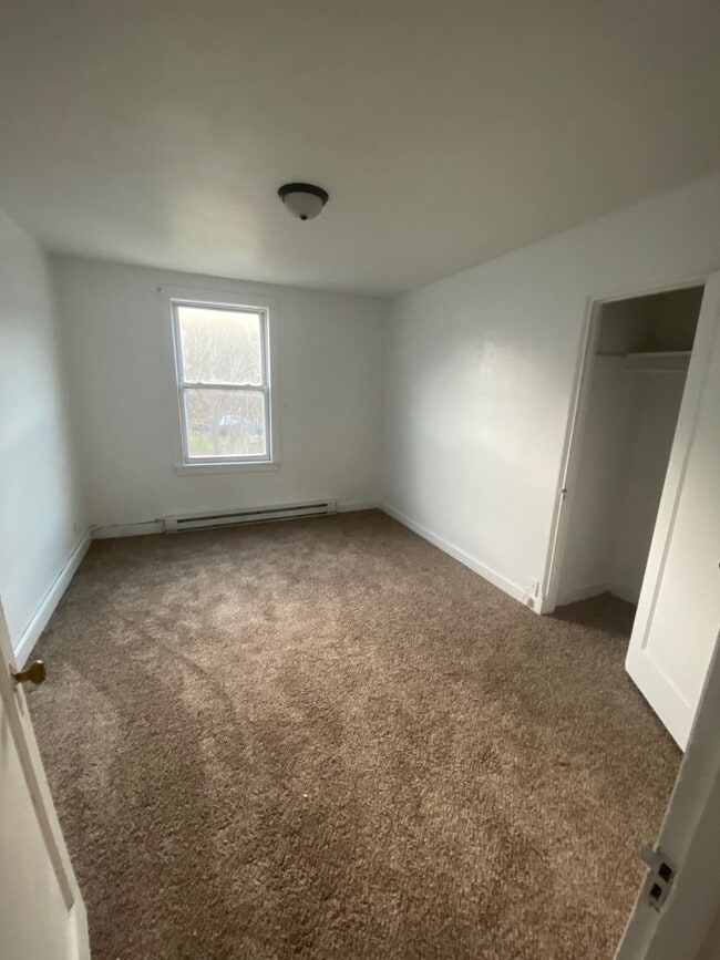 Building Photo - 209 College Ave