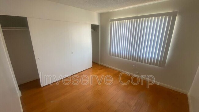 Building Photo - 310 N Moore Ave