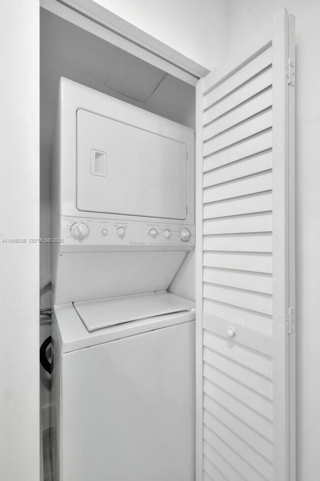 Building Photo - 4964 NW 48th Way