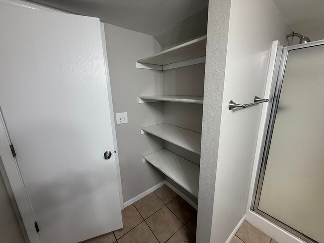 Building Photo - 1407 Greensboro Dr