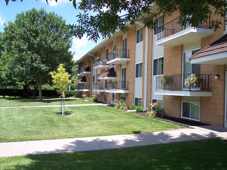 Scotsdale Apts 210 6th St Coralville IA 52241 Apartment Finder