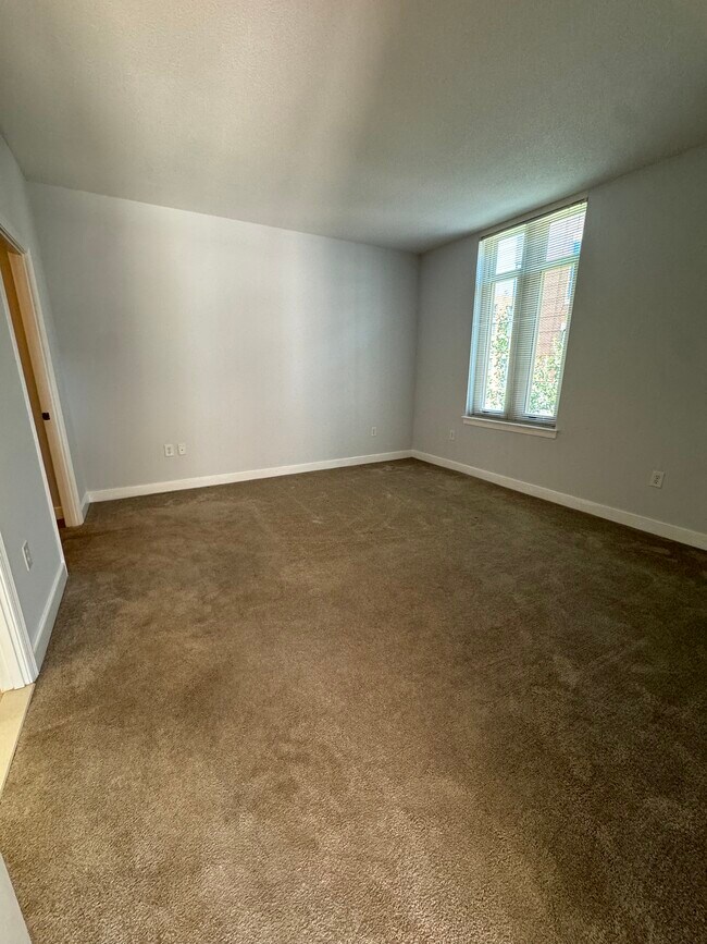 Building Photo - 155 Potomac Passage