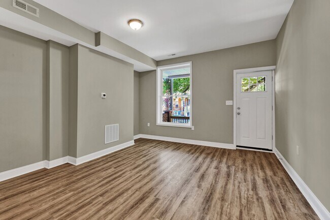 Building Photo - Fully Renovated 3 Bedroom Rowhome- Baltimo...