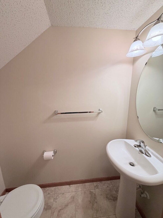 Building Photo - Spacious Bailey’s Arbor Townhome! 2BR + Bonus Living Room & Resort-Style Amenities!!
