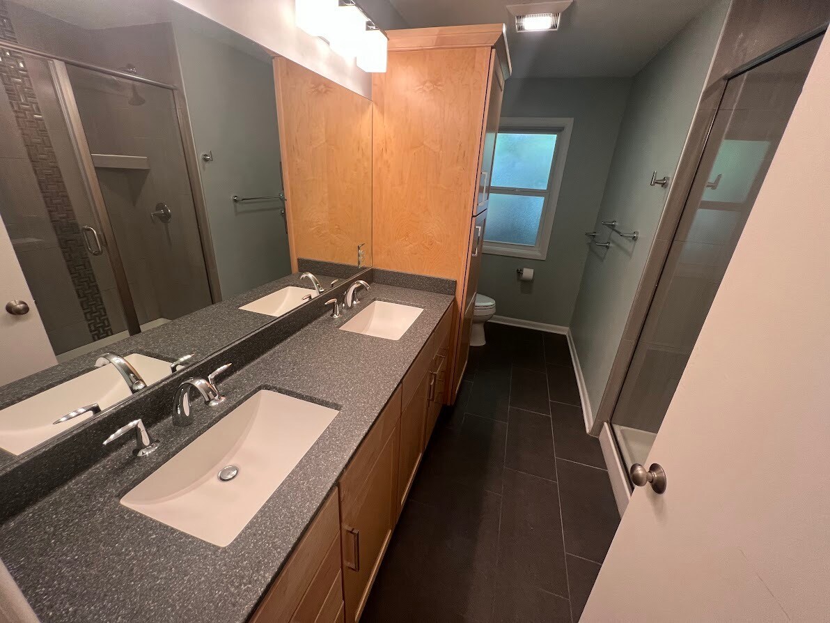 Building Photo - 919 Magdeline Dr