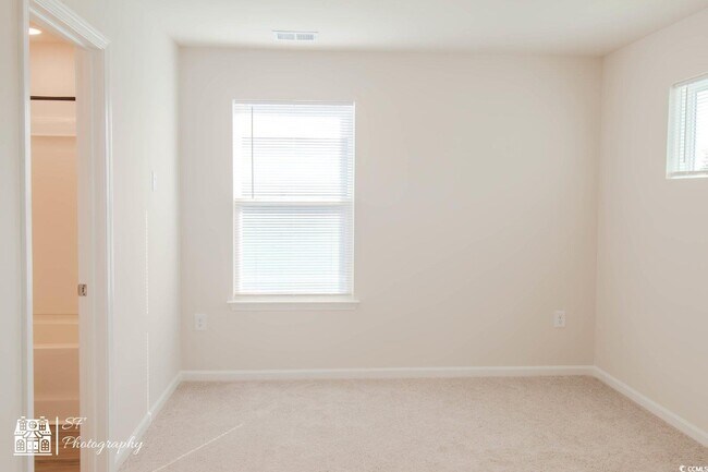 Building Photo - 1860 Villena Dr
