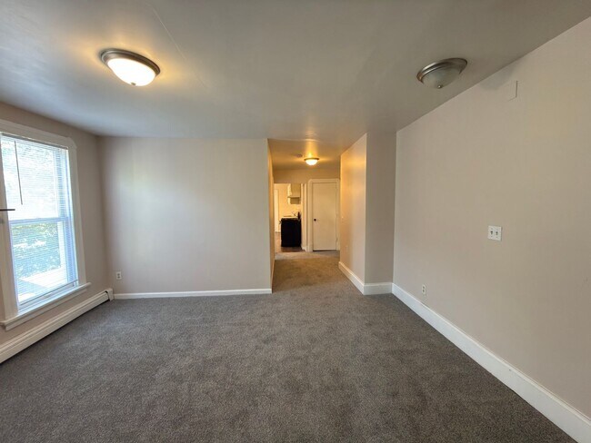 Building Photo - 2121 13th Ave S