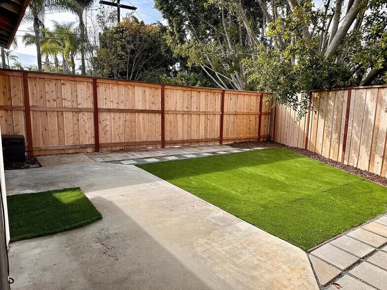 Building Photo - 2203A Alta Vista Dr