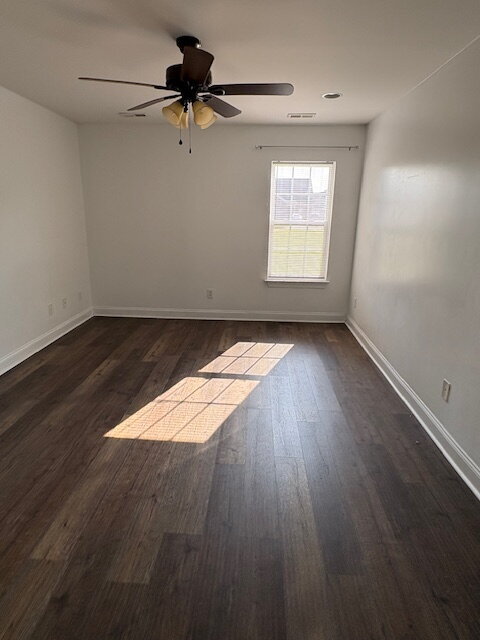 Building Photo - 320 S Square Dr