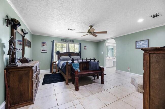 Building Photo - 22831 Fritz Ln