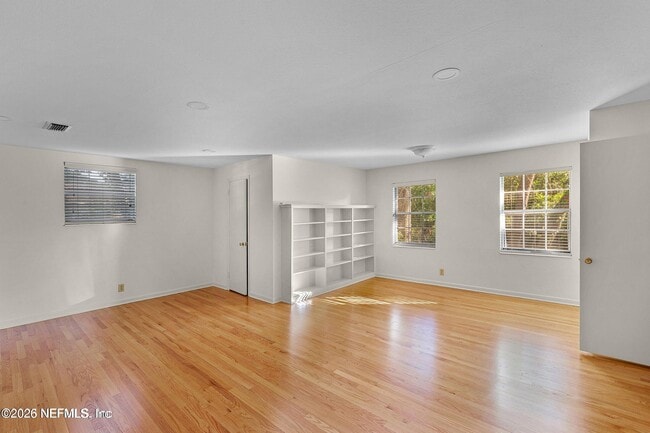 Building Photo - 1922 Holly Oaks Ravine Dr