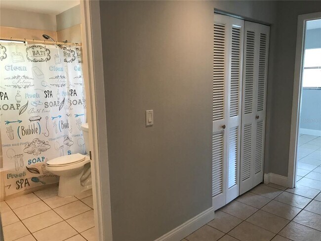 Building Photo - 2431 Doud St