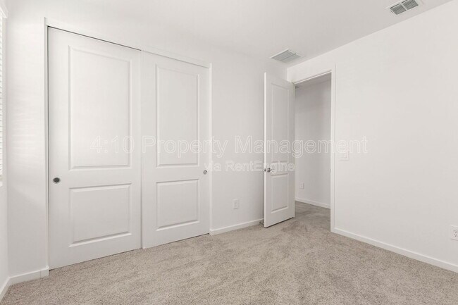 Building Photo - 35405 W Catalan St