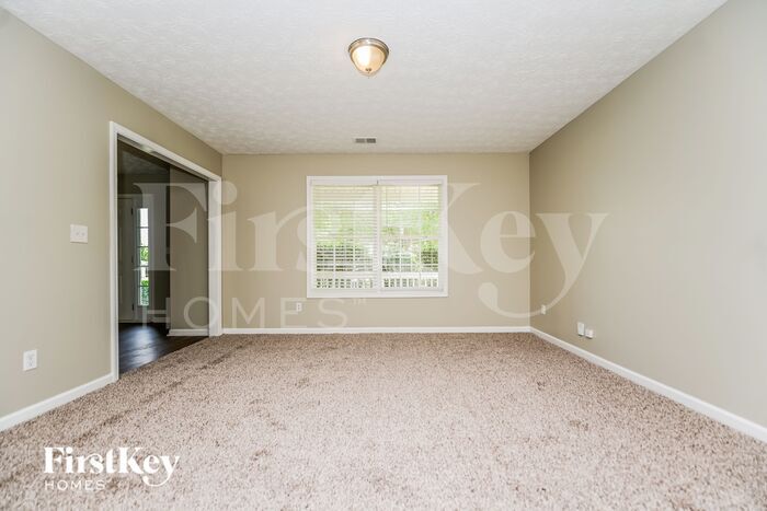 Building Photo - 30 Dearing Woods Bend