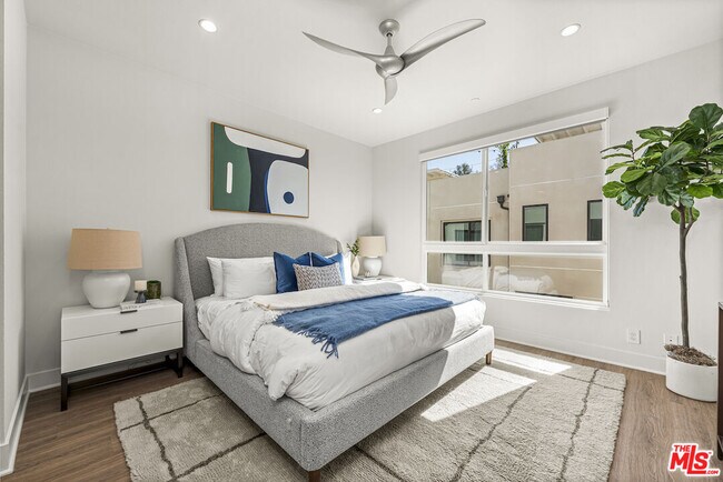 Building Photo - 2111 N Cahuenga Blvd