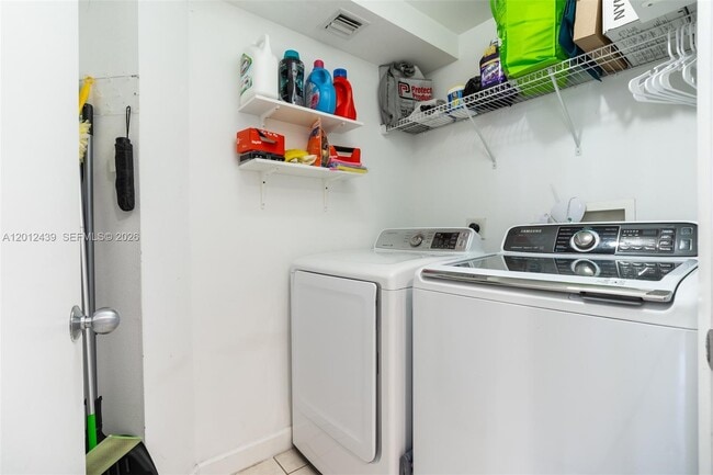 Building Photo - 21055 Yacht Club Dr
