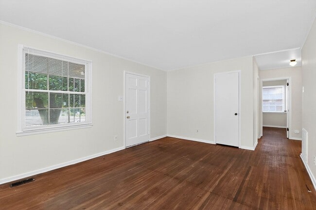 Building Photo - 3 Bedroom Home located in Lincoln Heights!