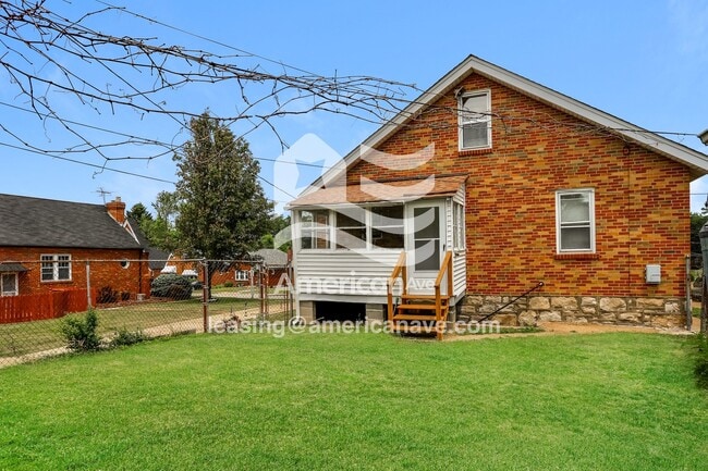 Building Photo - 1706 Veronica Ave