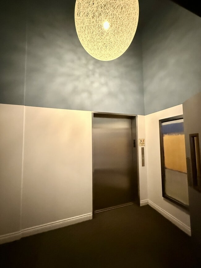 Building Photo - 509 Delaware St