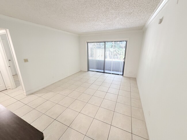 Building Photo - 1850 N Congress Ave