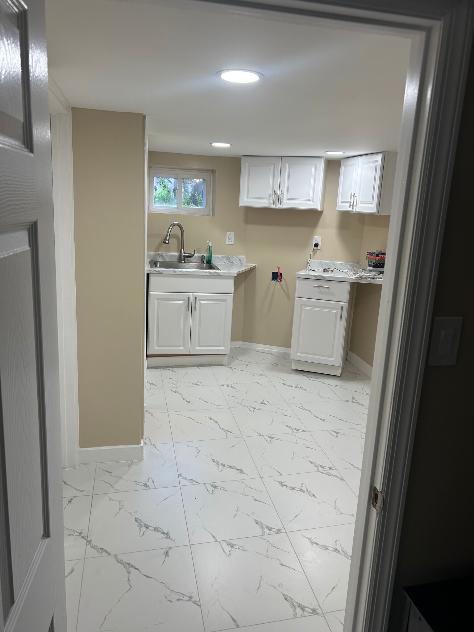 Building Photo - 271 Claremont Ave