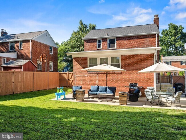 Building Photo - 2605 Arcola Ave