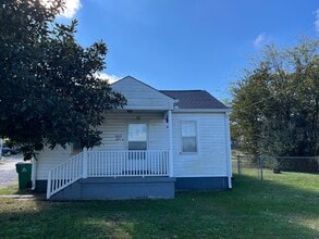 Building Photo - 1 Bedroom/ 1 Bathroom Duplex plus office, ...