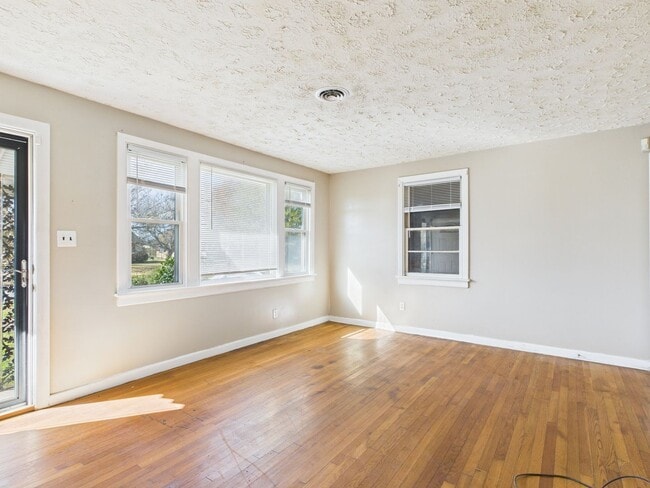 Building Photo - 2010 Cleary Rd