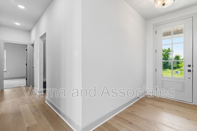 Building Photo - 1041 Whistler St