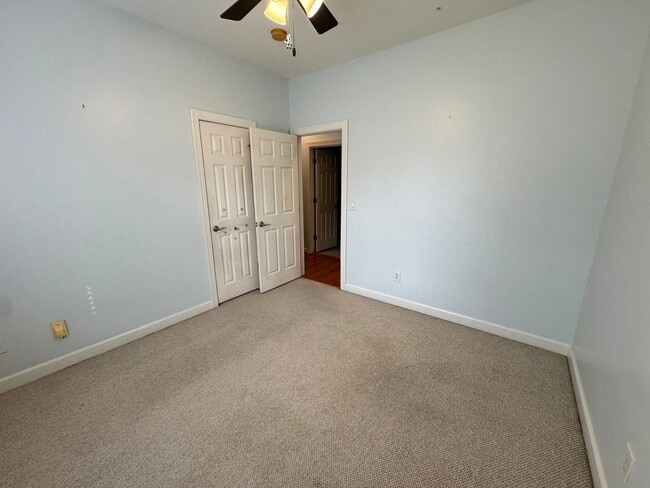 Building Photo - Available to Show