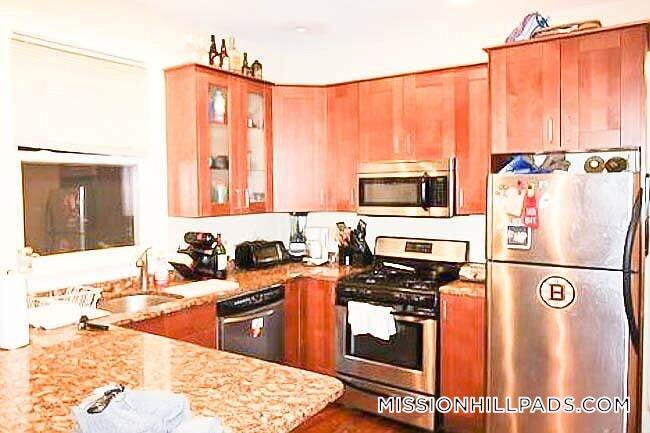 Building Photo - 731 Parker St