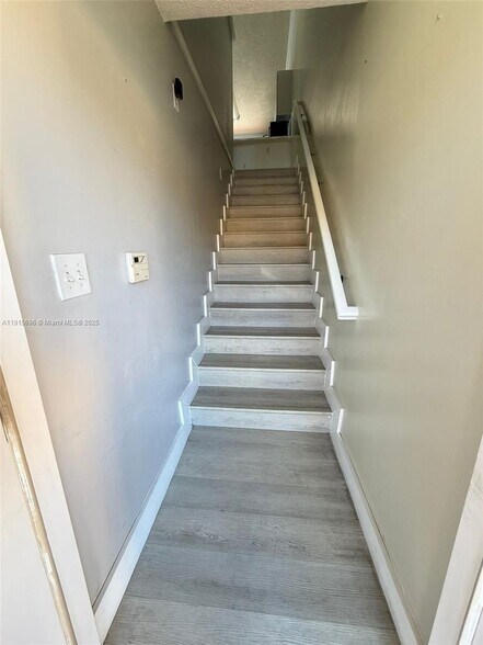 Building Photo - 3375 W 76th St