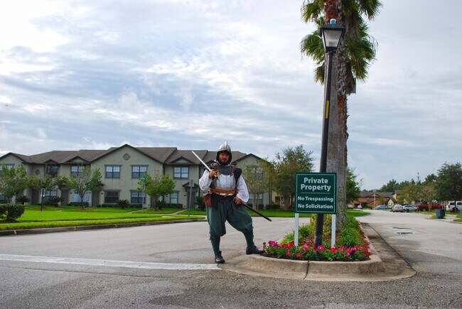 Building Photo - 3BR/2.5BA Paloma Townhome. Bright & Comfortable!