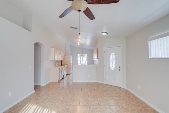 Building Photo - 31 Tuscany Pointe Ave