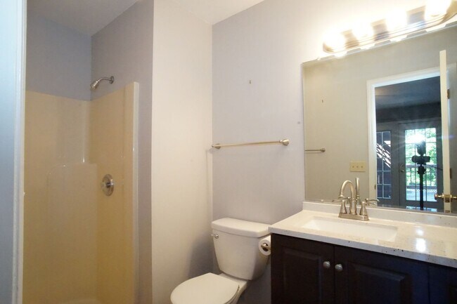 Building Photo - 450 Wimmer St