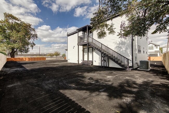 Building Photo - 6608 Avenue O