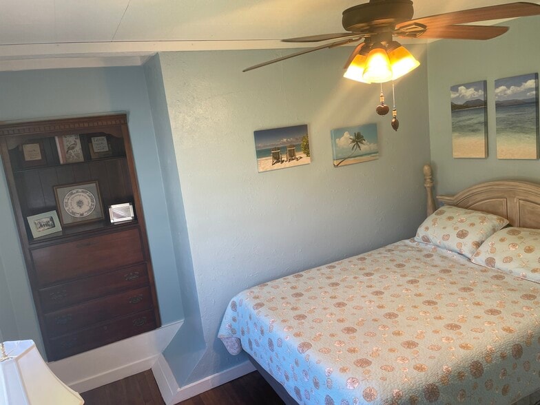 Building Photo - 107 E Melbourne Ave