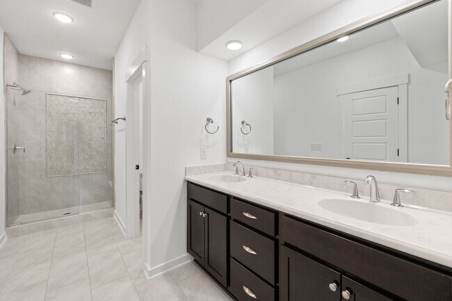 Building Photo - 3 Bedroom Townhome with Rooftop Terrace in Downtown Wake Forest!