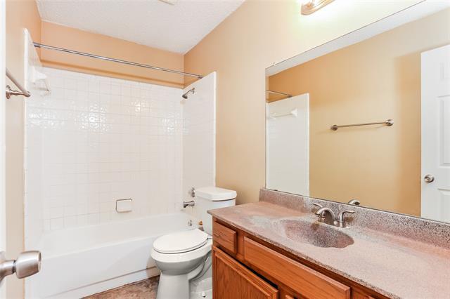 Building Photo - 2720 Clovermeadow Dr