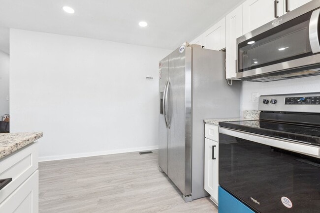 Building Photo - Beautifully Renovated 3-Bedroom Home in Hampton – Move-In Ready!