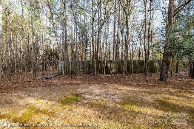 Building Photo - 132 Brentwood Dr