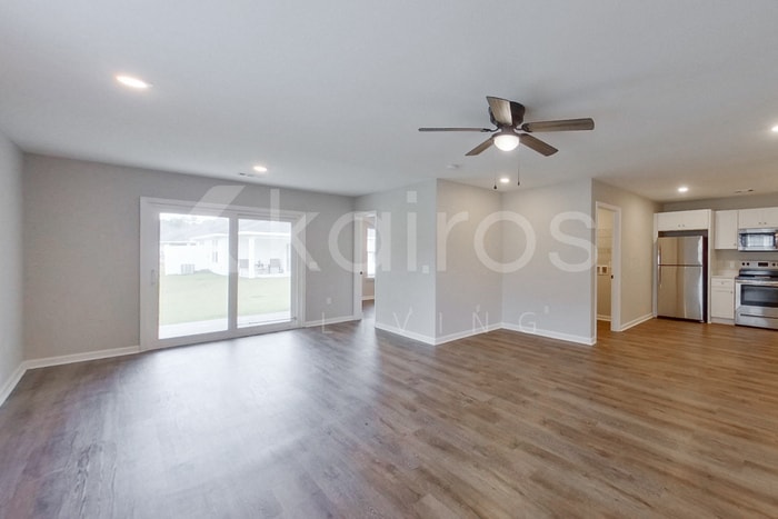 Building Photo - 122 Cottage Grove Rd