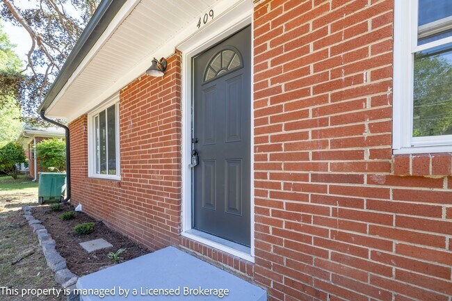 Building Photo - 409 Eastover Ave