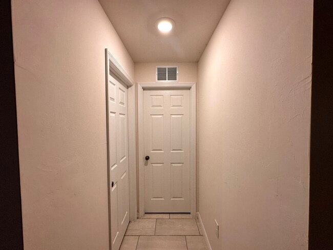 Building Photo - 1449 SE 10th Terrace