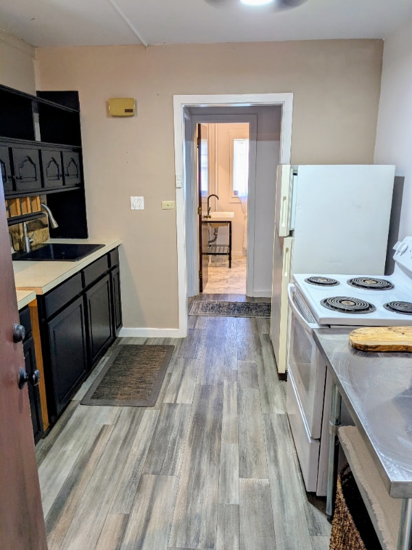 Building Photo - 2274 S Market St