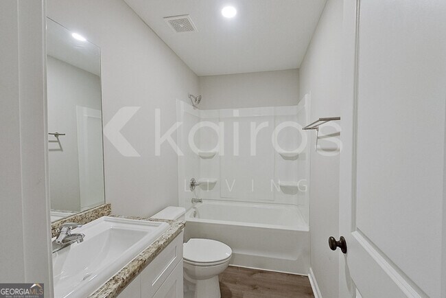 Building Photo - 52 Cottage Grove Dr