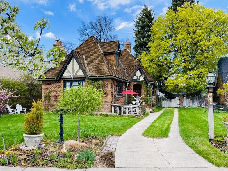 Beautiful house... in any season. - 483 Boulevard