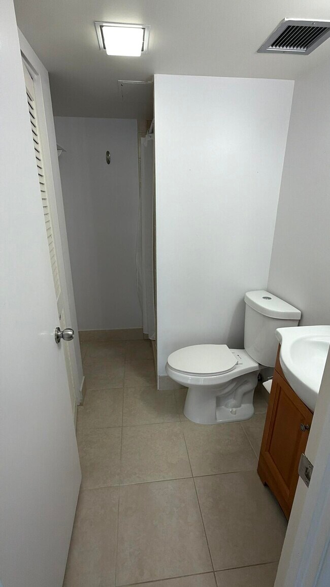 Building Photo - 3230 S Ocean Blvd