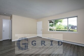 Building Photo - Gorgeous 2 Bedroom Apartment in Mt. Tabor!